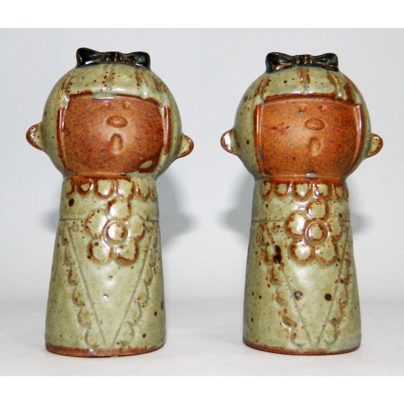 Vintage Japanese UCTCI Pottery Stoneware Girl With Bow Singing Shakers - Picture 1 of 11